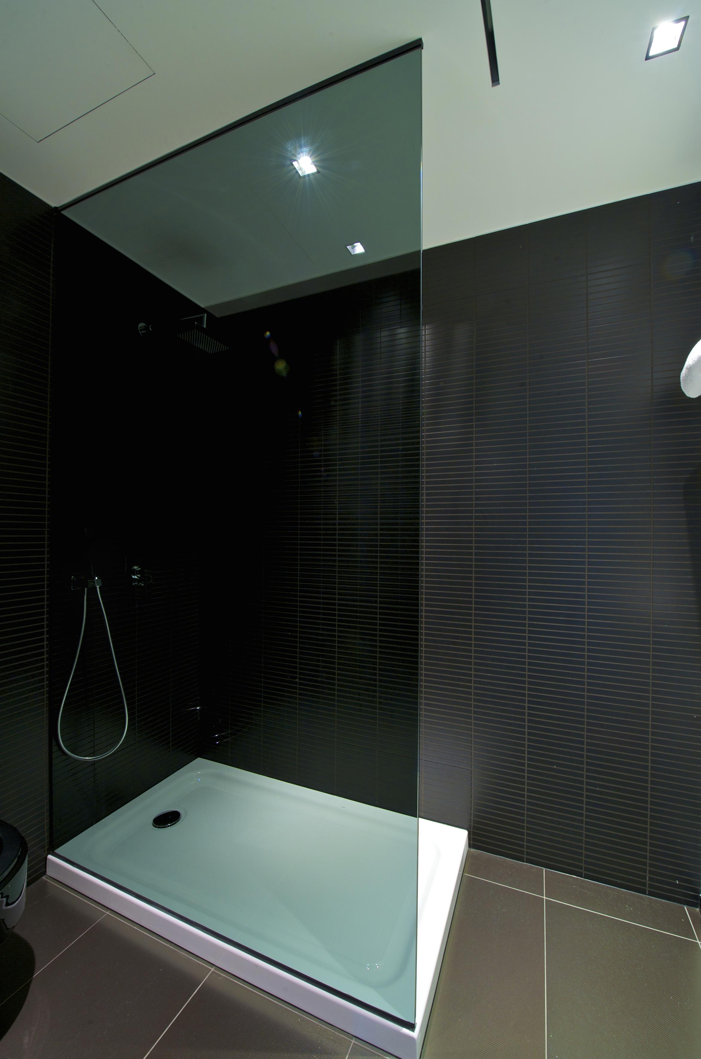 Duschenwände Bilder: Bring Farbe und Kreativität ins Badezimmer!